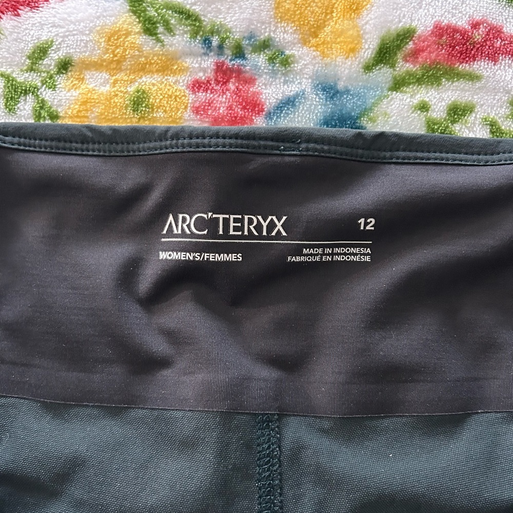 Arc'teryx Sabria Pants women’s size 12 dark grey - Picture 6 of 6